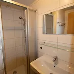Tanzalm אורחן
